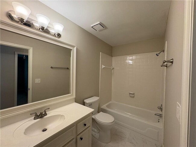 Building Photo - 10575 Aviary Dr