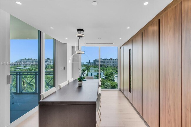 Building Photo - 430 Grand Bay Dr