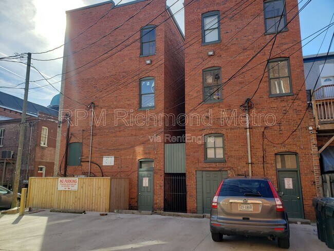 Building Photo - 200 W Broad St