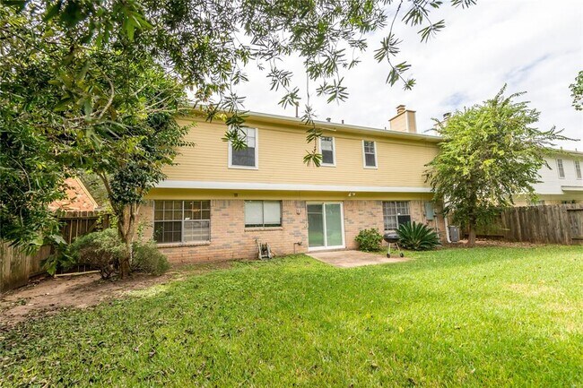 Building Photo - 3423 Hidden Creek Dr