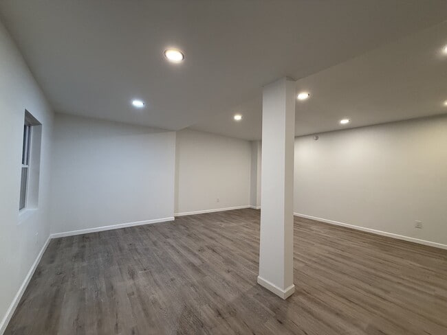 Building Photo - 5044 S Old 3C Rd