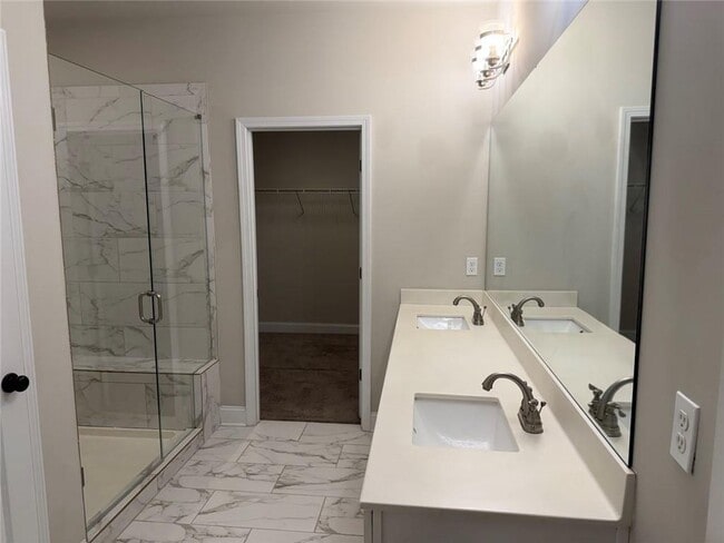 Building Photo - 3772 Ledgemont Dr