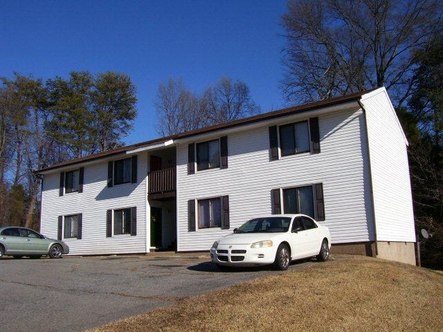 Building Photo - 114 Taft St