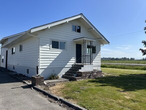 Building Photo - 112 H Street Rd