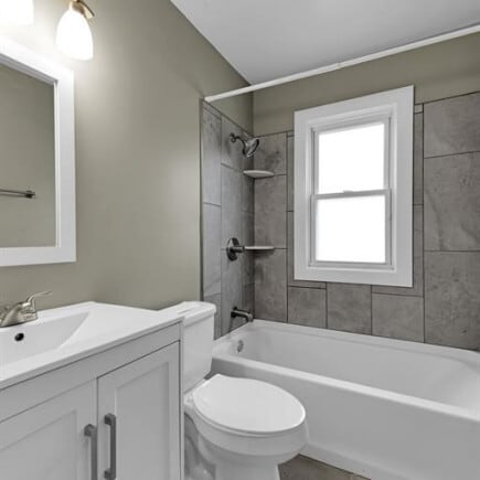 Building Photo - 9082 Louise St