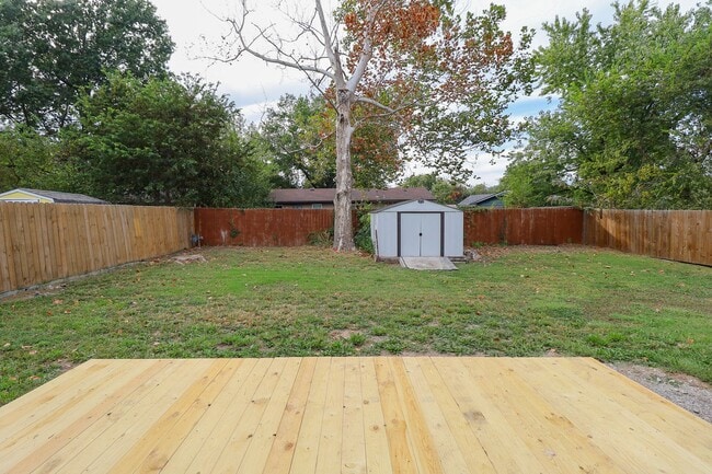 Building Photo - 3 bed/2bath! Fully remodeled!