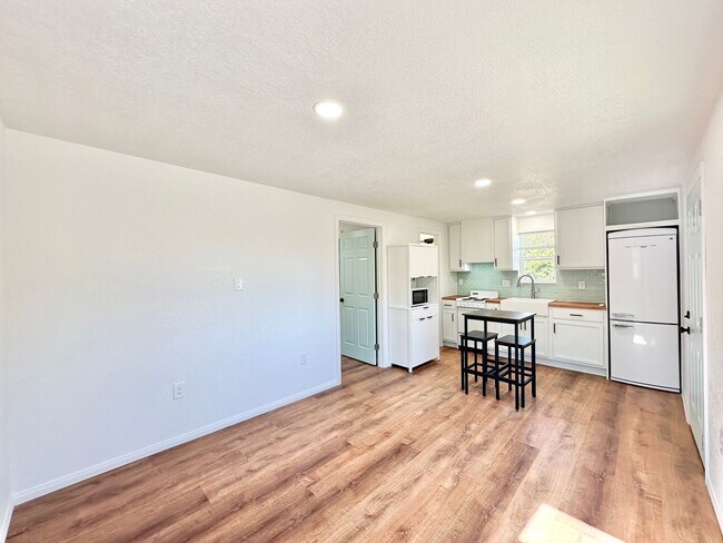 Building Photo - Lovely, Newly Renovated, & Fully-Detached Guest Home Unit on Gated and Private Country Property o...