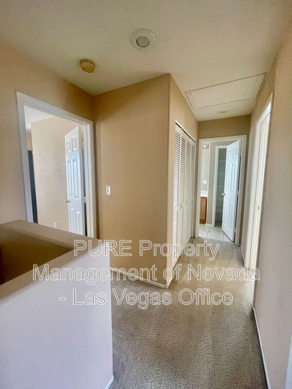 Building Photo - 126 Solidago Ave