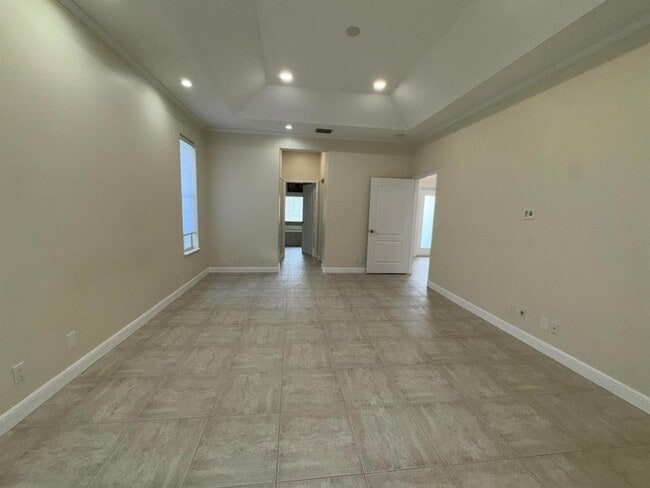 Building Photo - 969 Meadow Ave