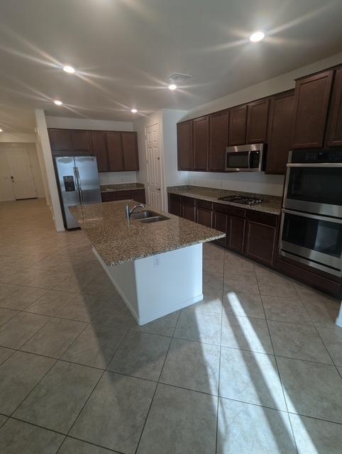 Building Photo - 10242 S Pantano Knolls Dr