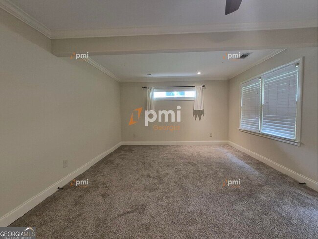 Building Photo - 2080 Hilburn Dr SE