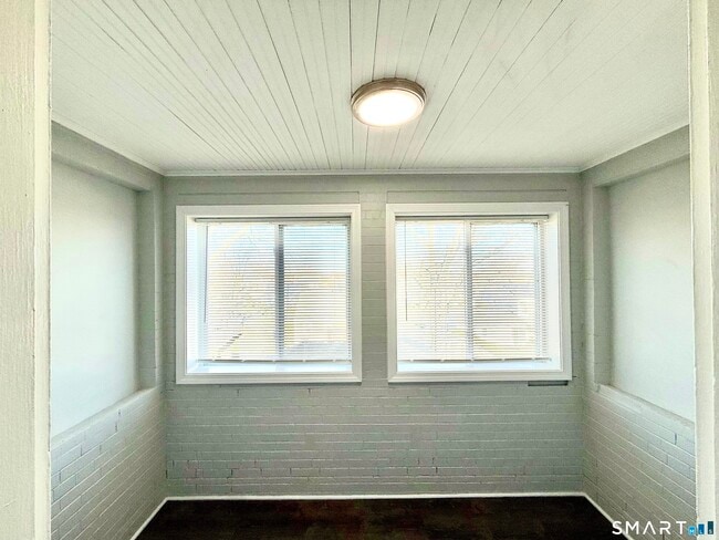 Building Photo - 7 Burritt Ave