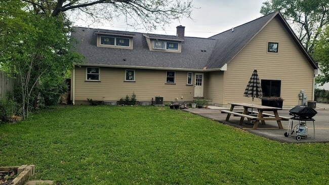 Building Photo - 618 Barron Blvd