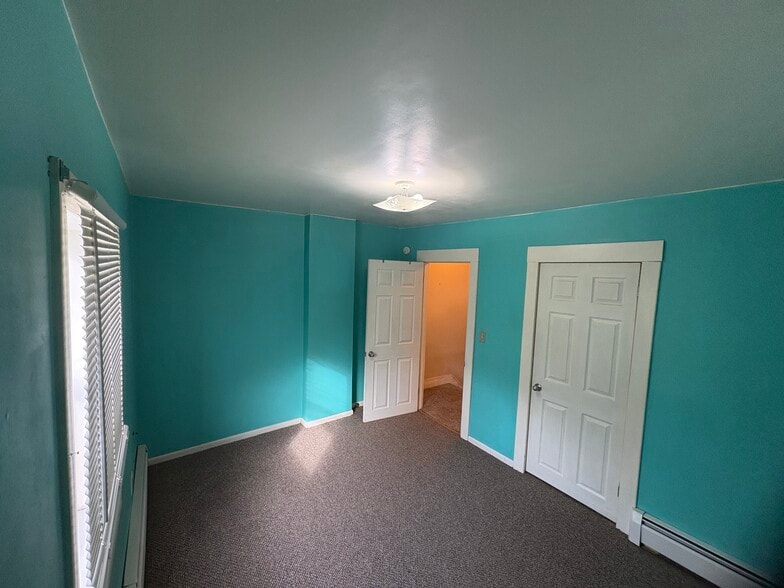 Building Photo - 23 Saint David St