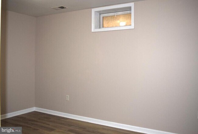 Building Photo - 23 Creekside Dr