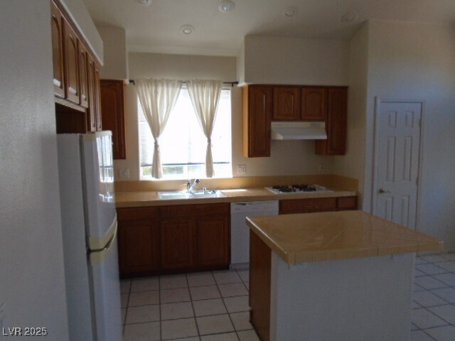 Building Photo - 2400 Indian Pony Ct