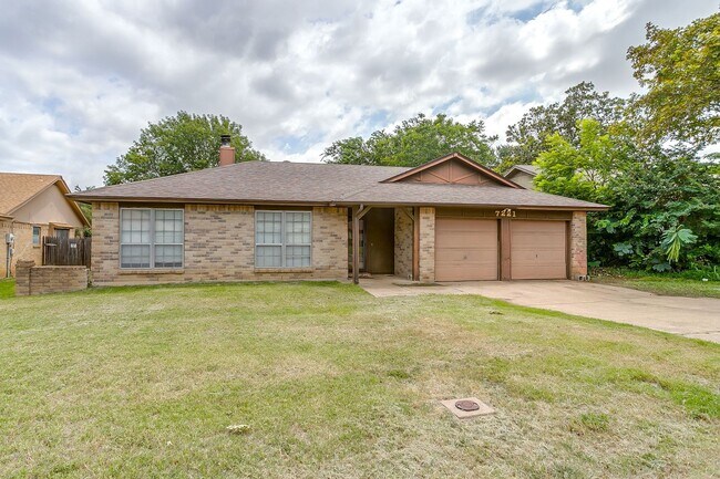 Building Photo - Spacious 4 Bed, 2 Bath Home in SW Fort Worth Ready for New Tenants- 76133