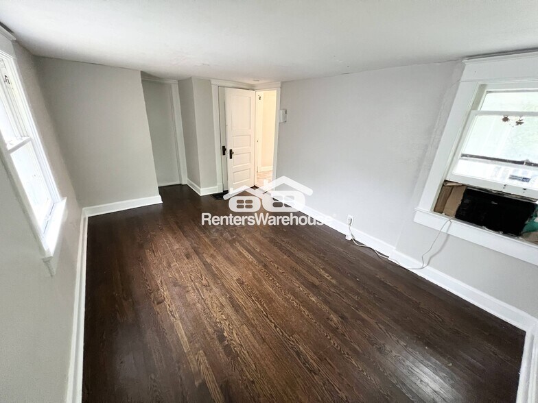 Building Photo - 2446 Quincy St