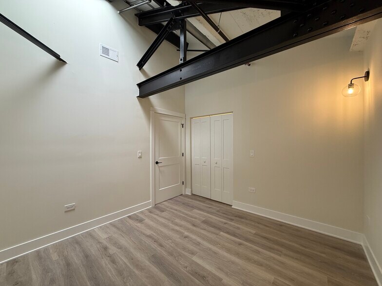 Building Photo - 1453 Maple Ave