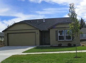 Building Photo - NE 3 Bdrm Home, All Appliances, Gas Heat, ...
