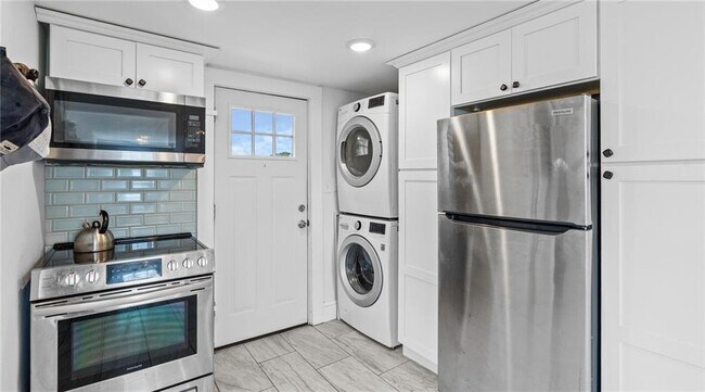 Building Photo - 56 Ruggles Ave
