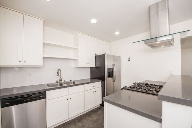 Building Photo - East Side Gem