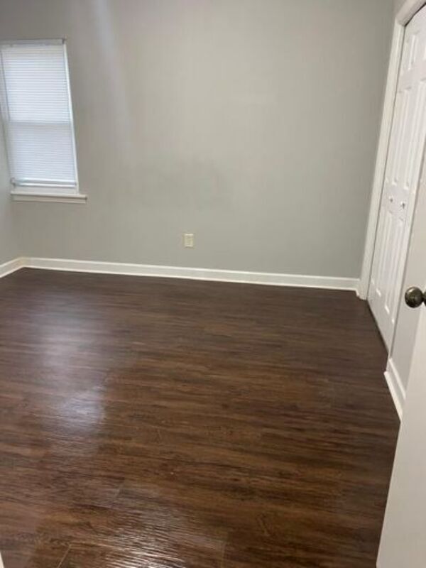 Building Photo - 1326 Maple St