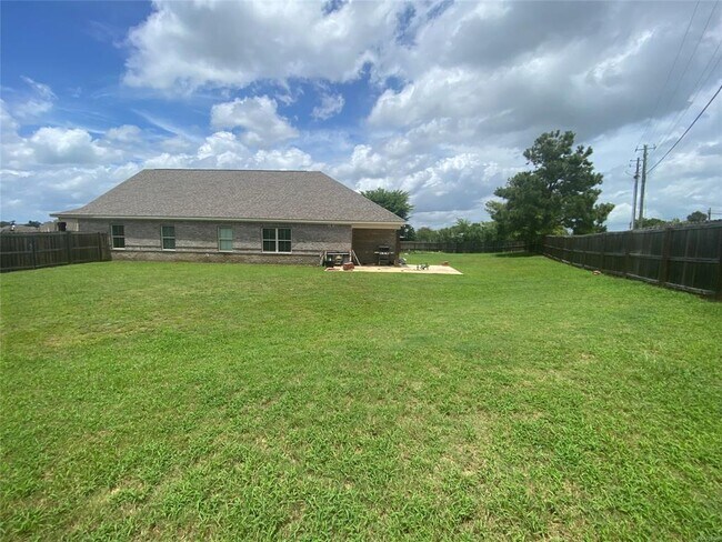 Building Photo - 8943 Braxton Ln