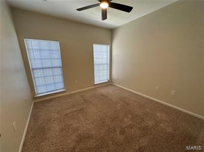 Building Photo - Beautiful Condo in Mehlville