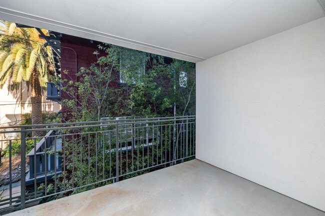 Building Photo - 630 Mariposa