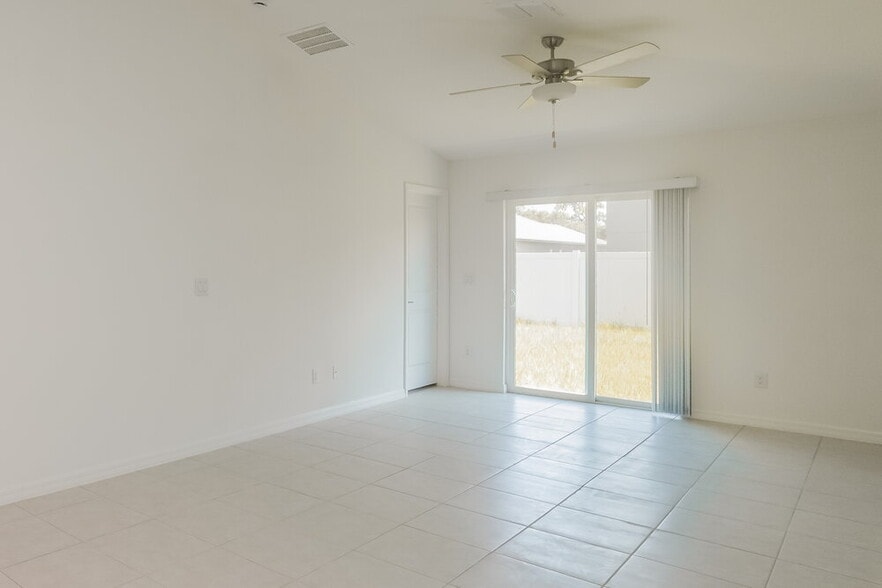 Building Photo - 17876 Beaming Rays Ln