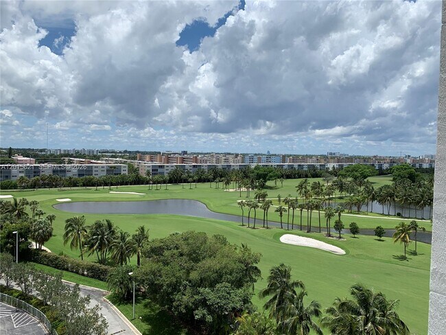 Building Photo - 1745 E Hallandale Beach Blvd
