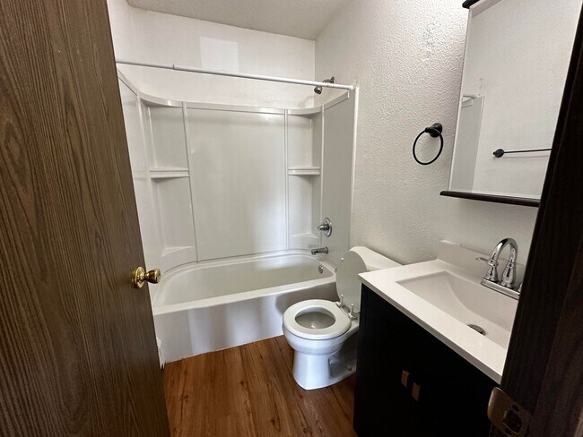 Building Photo - 890 33rd Ave