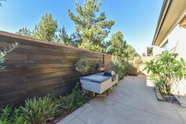 Building Photo - Irvine Single Family house 4bd/3ba Eastwoo...
