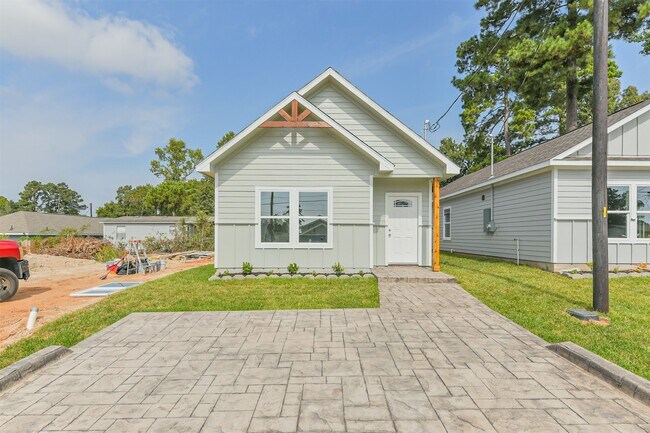 Building Photo - 16922 W Forrestal