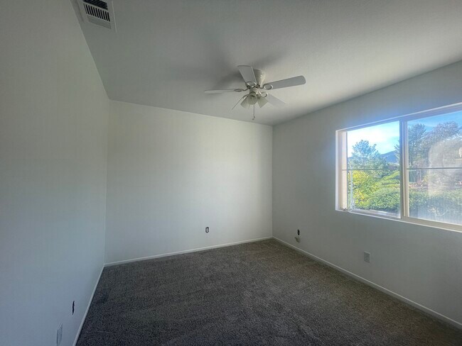 Building Photo - Hollyhock St