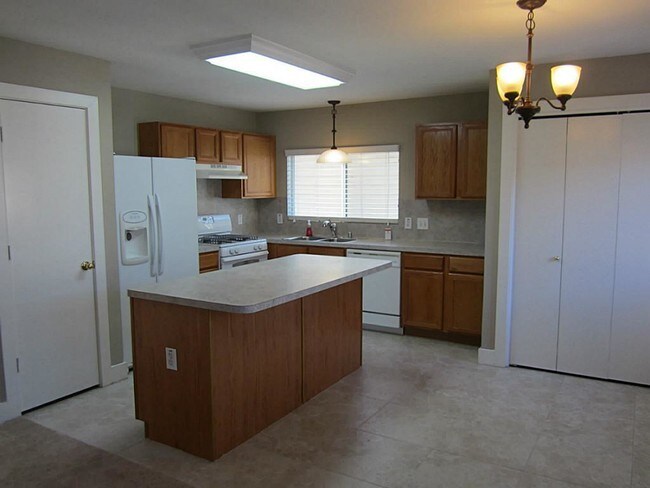 Building Photo - 26889 Hailey's Manor