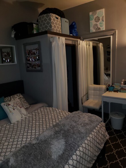 Building Photo - 1533 Cecil B. Moore Ave