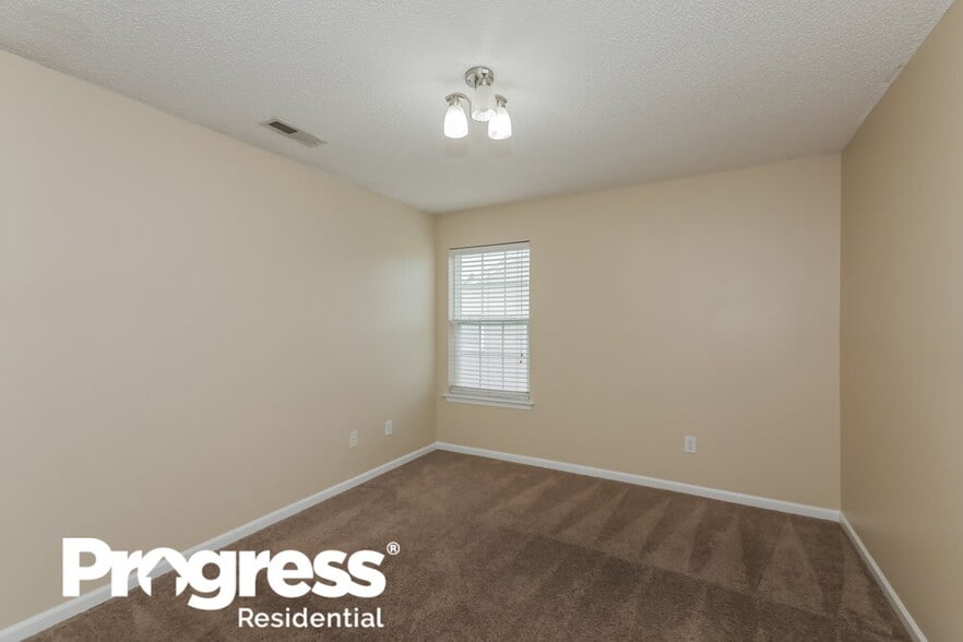 Building Photo - 1003 Fort Clapsop Ct