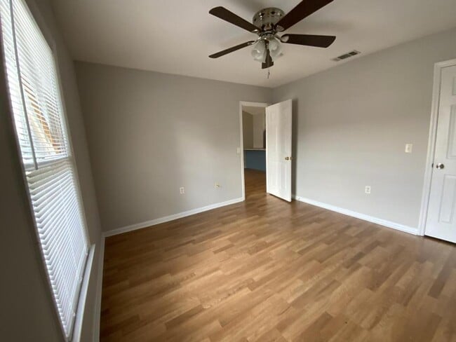 Building Photo - 140-10 Lanier Dr