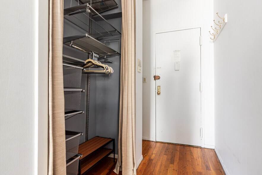 Building Photo - 765 Washington St