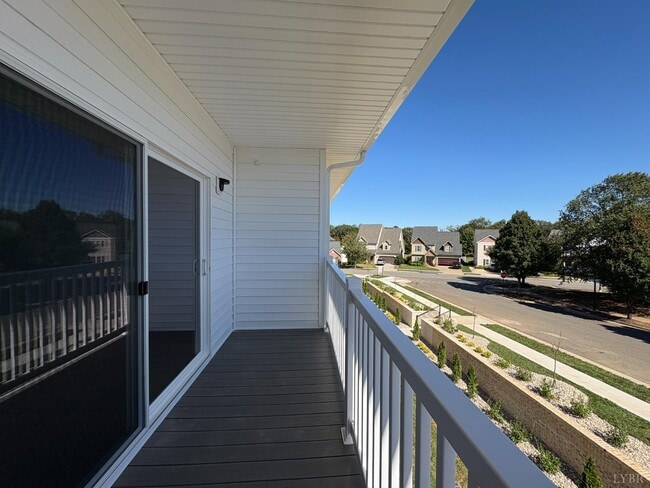 Building Photo - 420 Capstone Dr