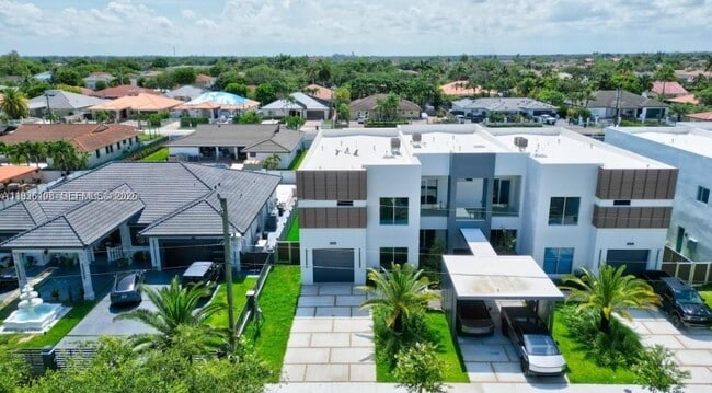 Building Photo - 3904 SW 137th Ct