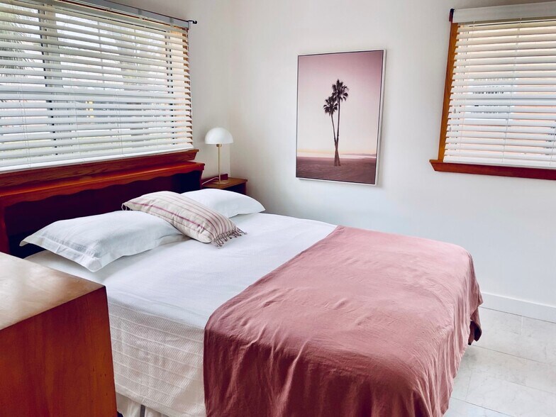 Guest Bedroom Queen Bed - 4158 Tamiami Trl