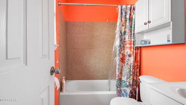 Building Photo - 6910 Beach Dr