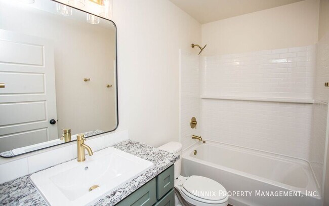 Building Photo - 2134 Langford Ave