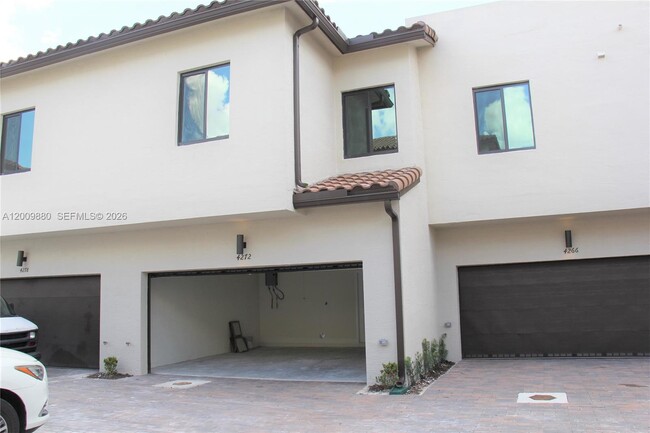 Building Photo - 4272 NW 82nd Ave