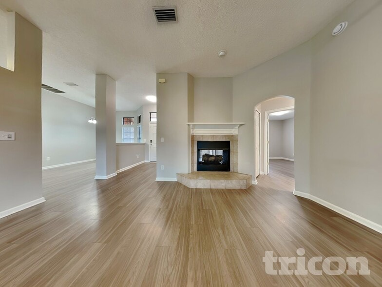 Building Photo - 5357 Whitecastle Ct