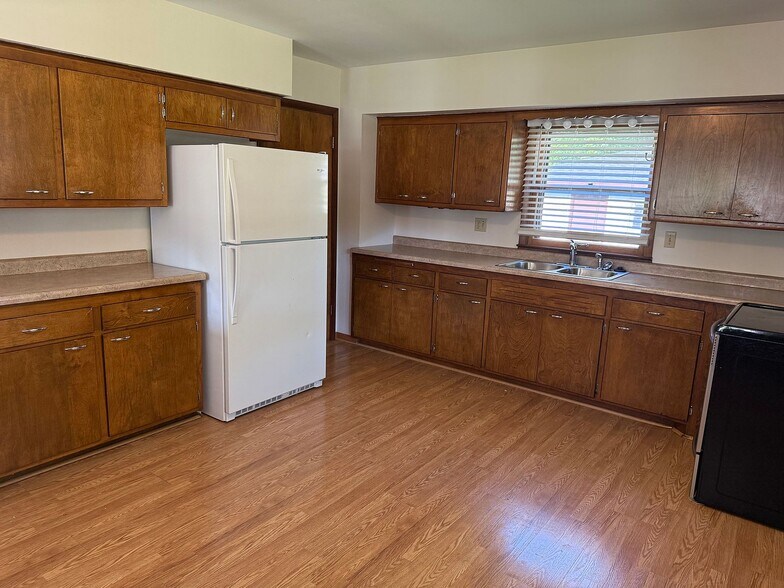 Building Photo - 8840 S Carol Ct
