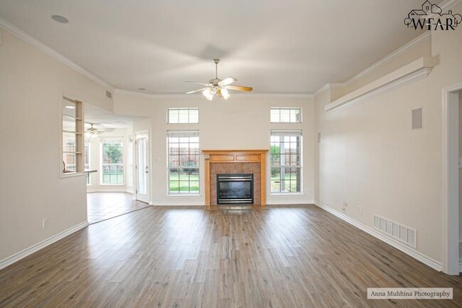 Building Photo - 8 St Andrews Ct